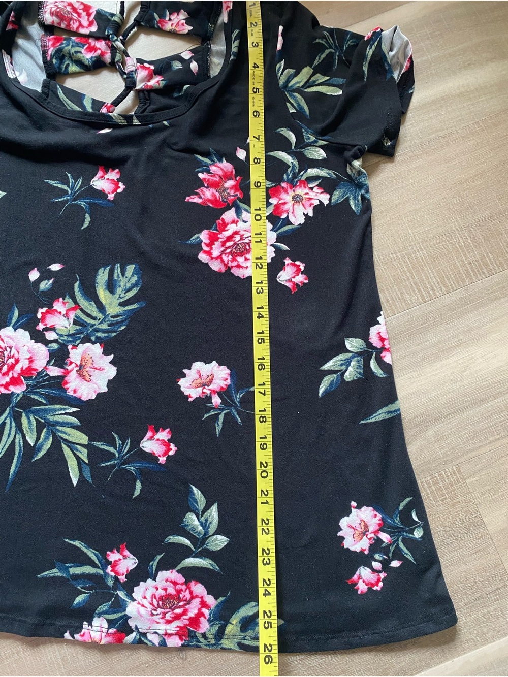 New York Laundry Women’s Short Sleeve Decorative Back Top - Picture 6 of 6